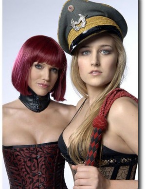 Leelee Sobieski en dominatrice de luxe