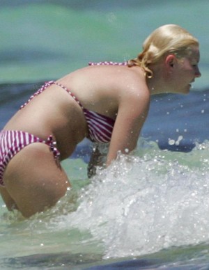 photos Elisha Cuthbert