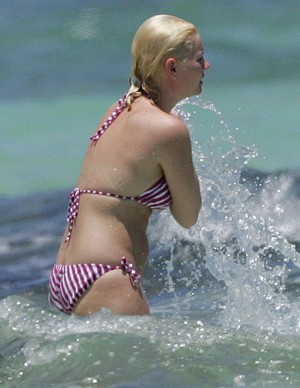 photos Elisha Cuthbert