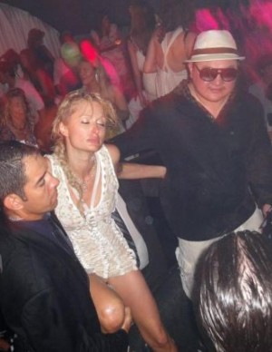 Paris Hilton Bourrée au VIP et au Papagayo