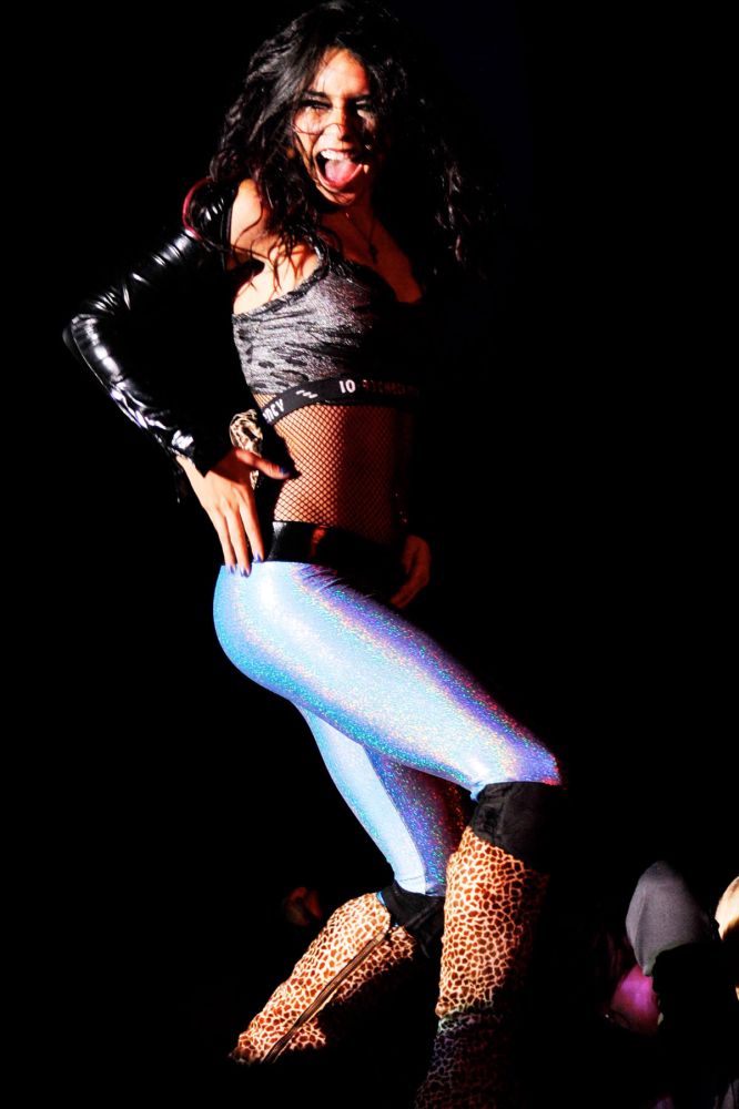 Vanessa Hudgens sur scène ça vaut le détour