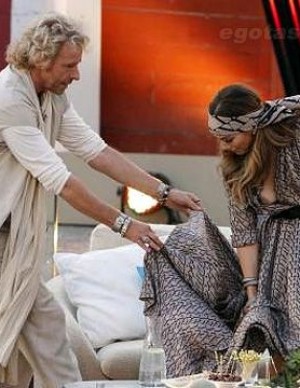 J-Lo en montre trop à la TV allemande