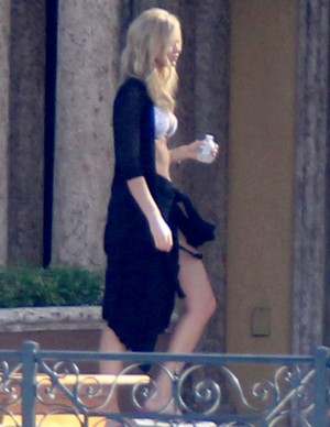 La blonde Erin Heatherton se fait photographier à Miami