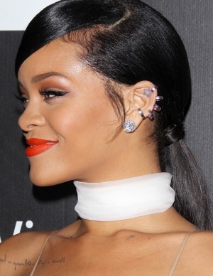 Rihanna sexy lors du dîner amfAR