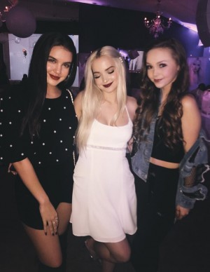 photos Dove Cameron 