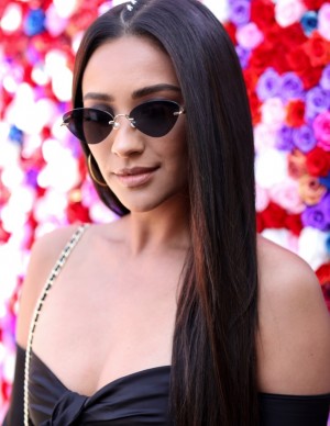 photos Shay Mitchell