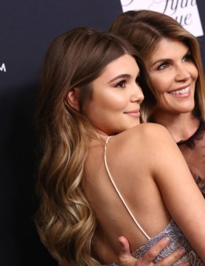 photos Lori Loughlin