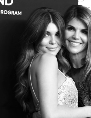 photos Lori Loughlin