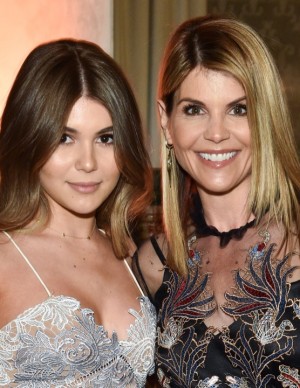 photos Lori Loughlin