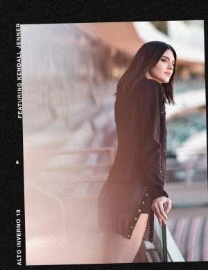 Kendall Jenner sublime lors de la séance photo printemps / été 2018 pour Bo.Bo 