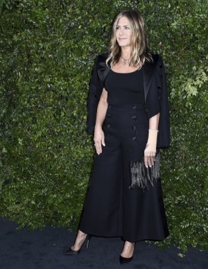 Jennifer Aniston au diner CHANEL célébrant 'Our Majestic Oceans' à Malibu