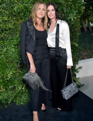 Jennifer Aniston au diner CHANEL célébrant 'Our Majestic Oceans' à Malibu