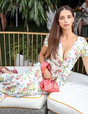 photos Angela Sarafyan