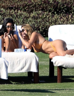 photos Kourtney Kardashian