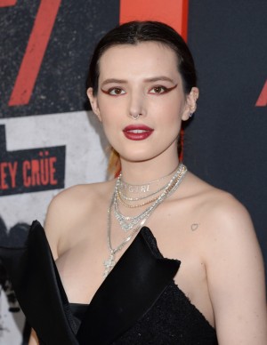 Bella Thorne à la première du film Netflix The Dirt