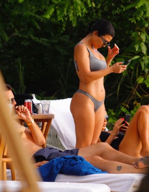 photos Kourtney Kardashian