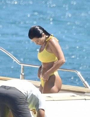 photos Kourtney Kardashian