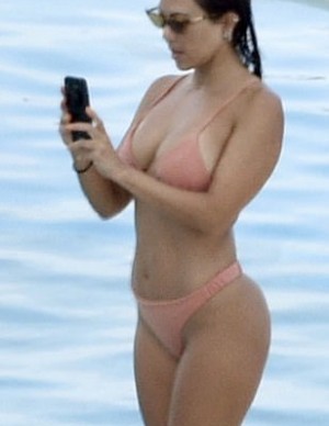 photos Kourtney Kardashian