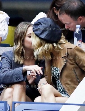 photos Ashley Benson