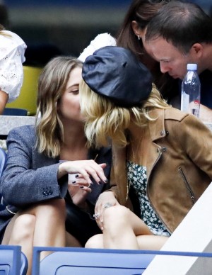 photos Ashley Benson