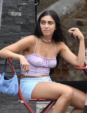 photos Lourdes Leon