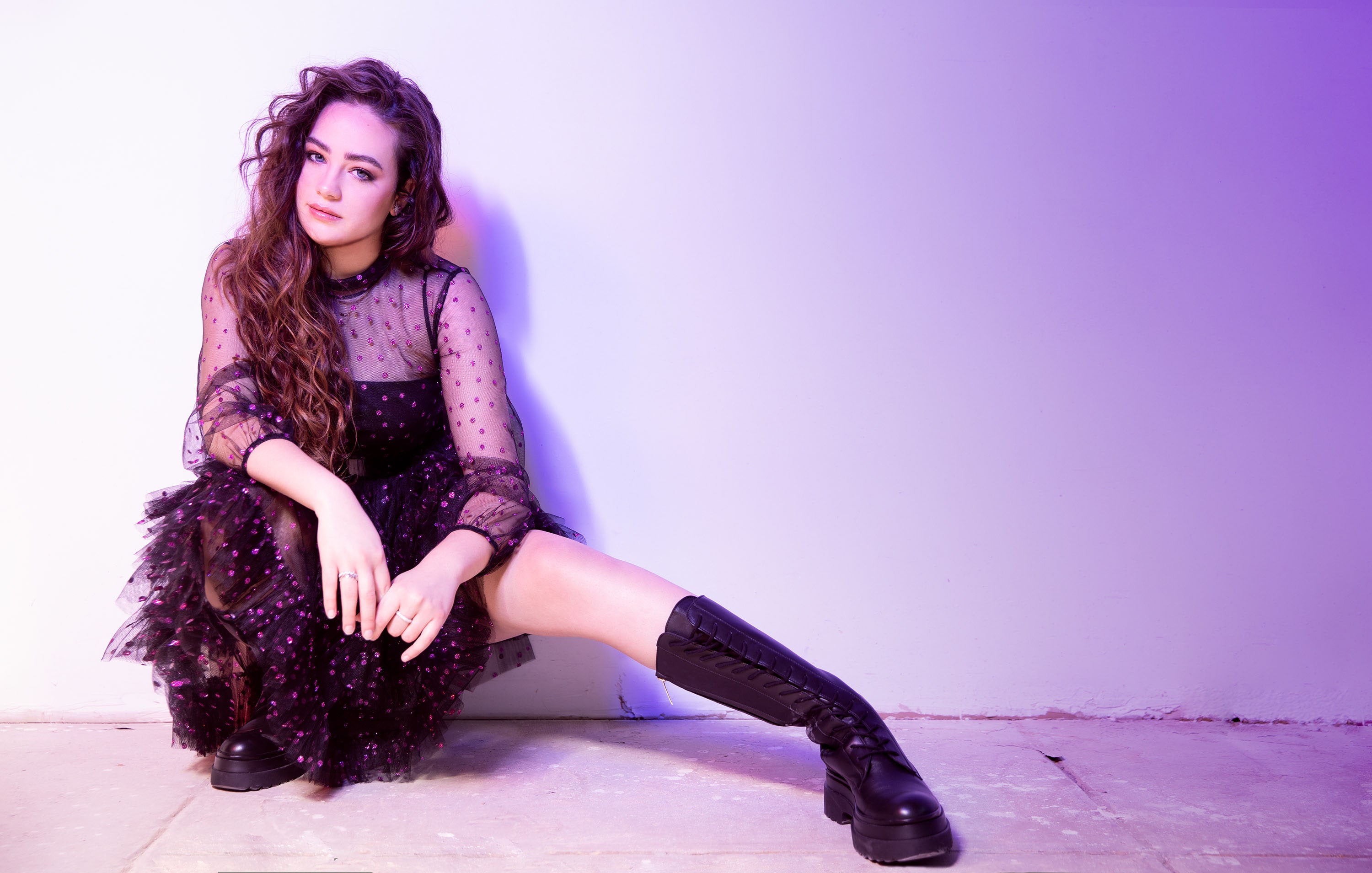 Shooting Mary Mouser Pour Gq Mexico 8 Janvier 2021