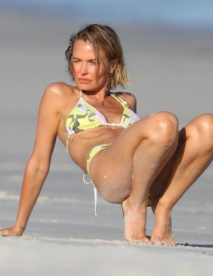 photos Lara Bingle