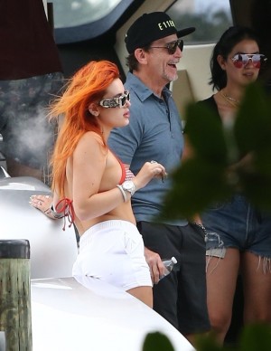 photos Bella Thorne
