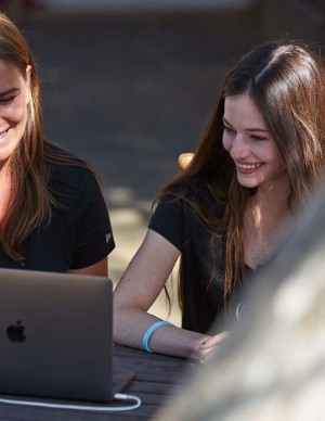 photos Mackenzie Foy
