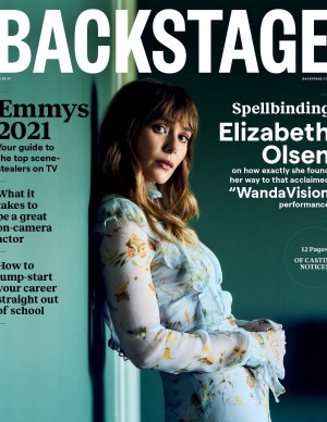 Elizabeth Olsen dans Backstage Magazine