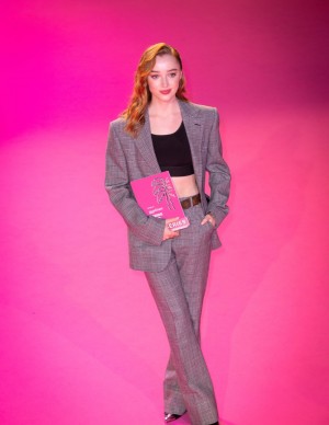 photos Phoebe Dynevor