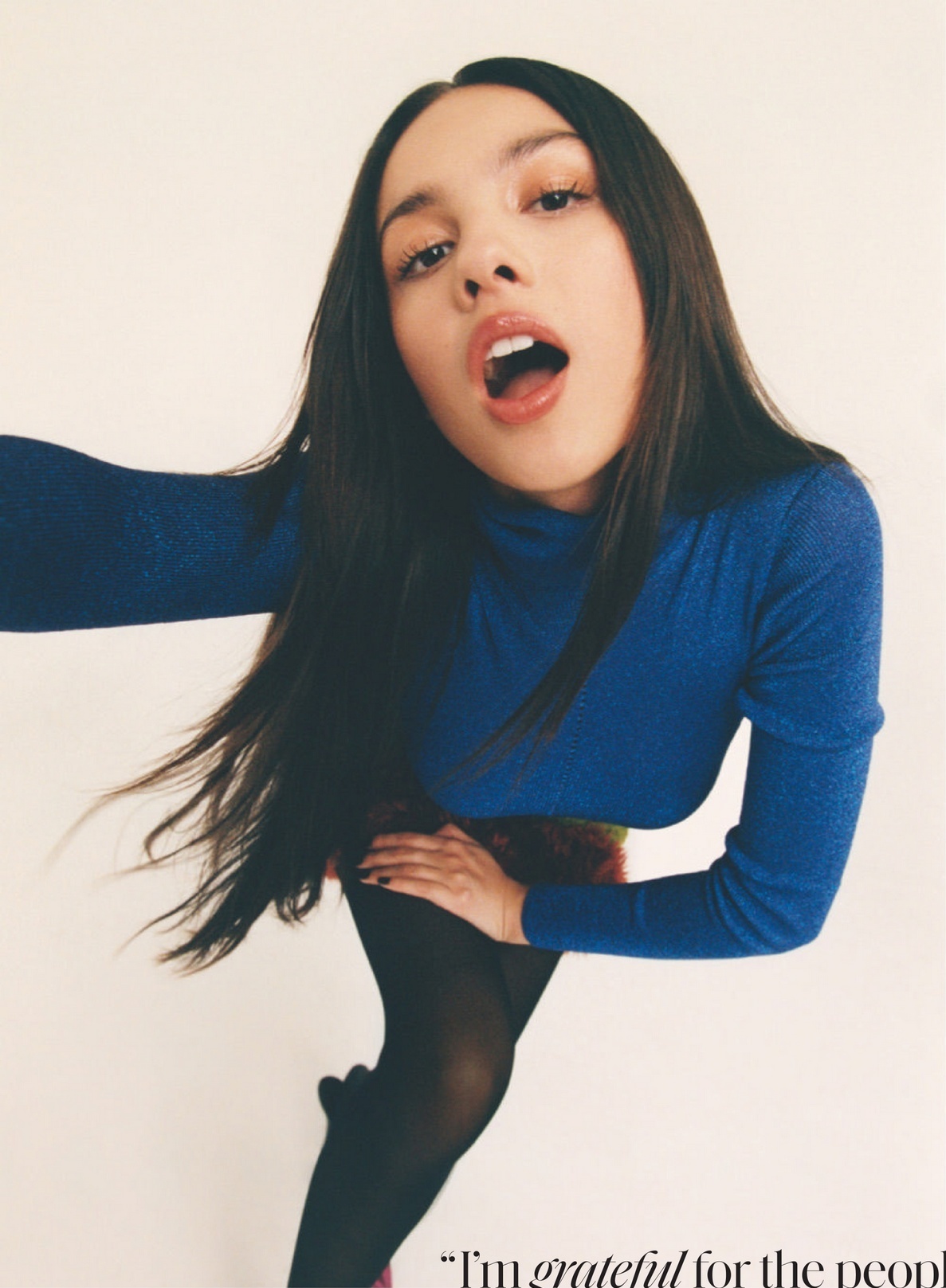 Olivia Rodrigo sexy dans Vogue magazine (Singapour)