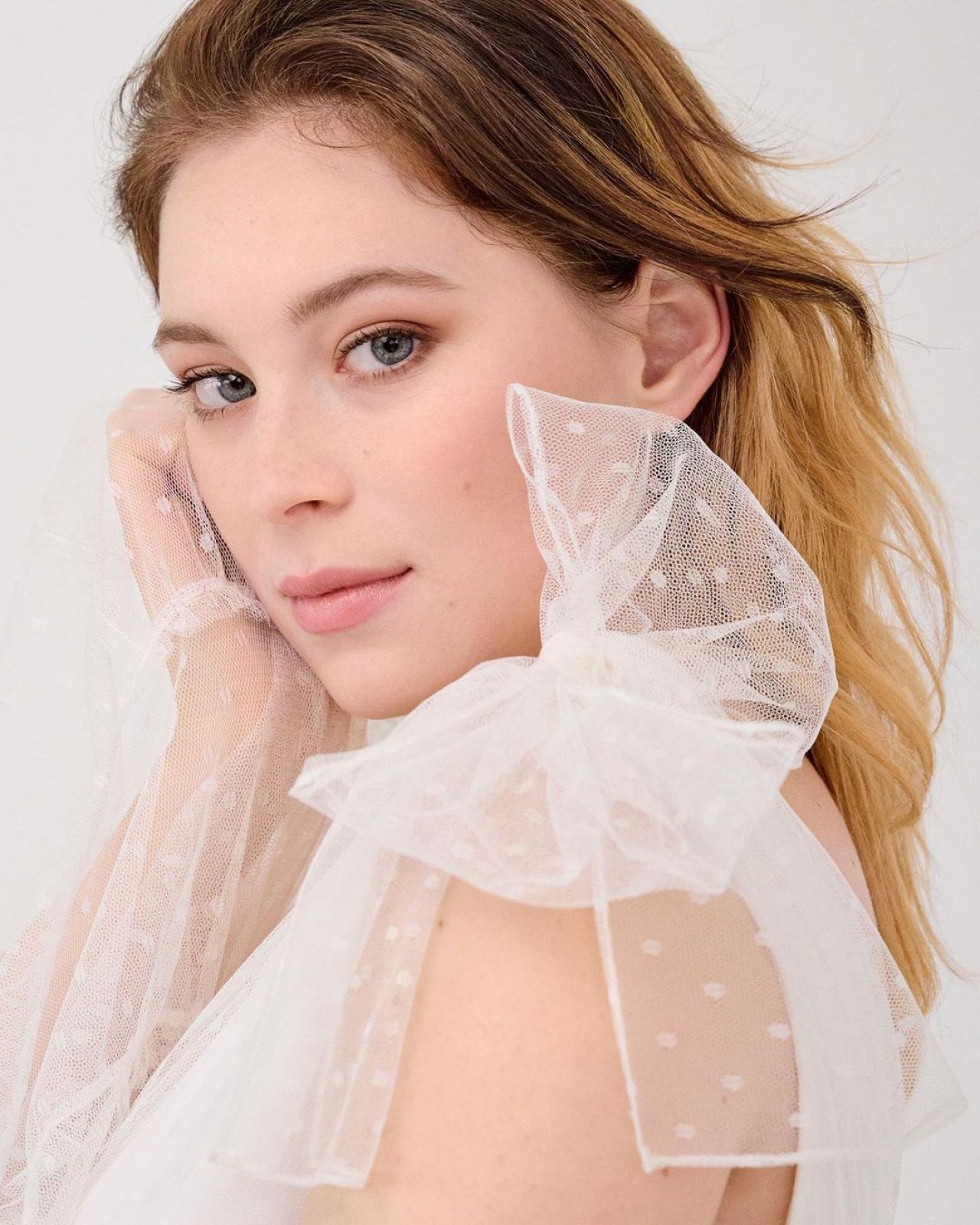 Mina Sundwall dans The Mud Magazine - 26 décembre 2021