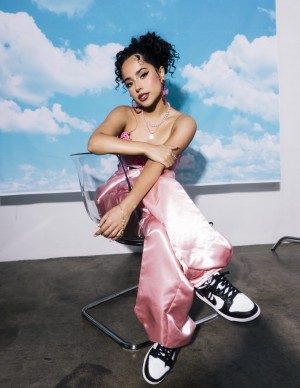 photos Becky G