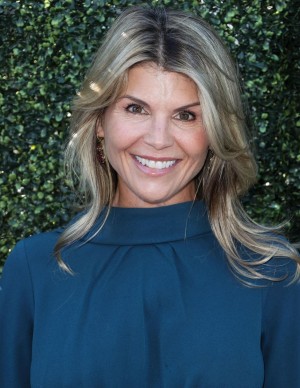 photos Lori Loughlin