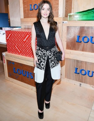 photos Kaitlyn Dever
