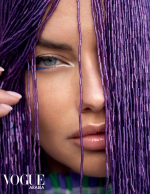 Adriana Lima dans Vogue magazine (Arabie)
