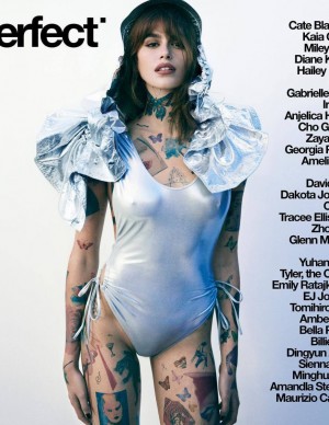 Kaia Gerber sexy dans Perfect Magazine