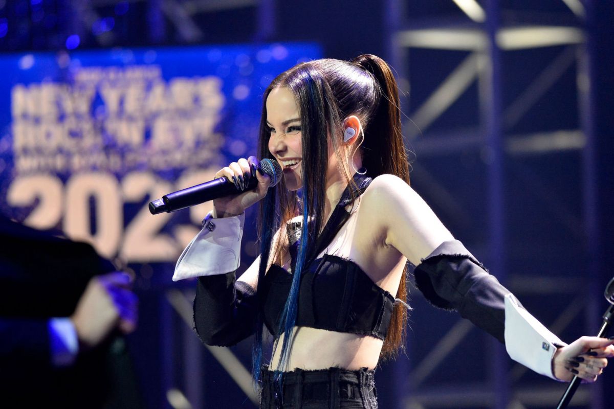 Dove Cameron en concert de nouvel an Dick Clark’s New Year’s Rockin’ Eve