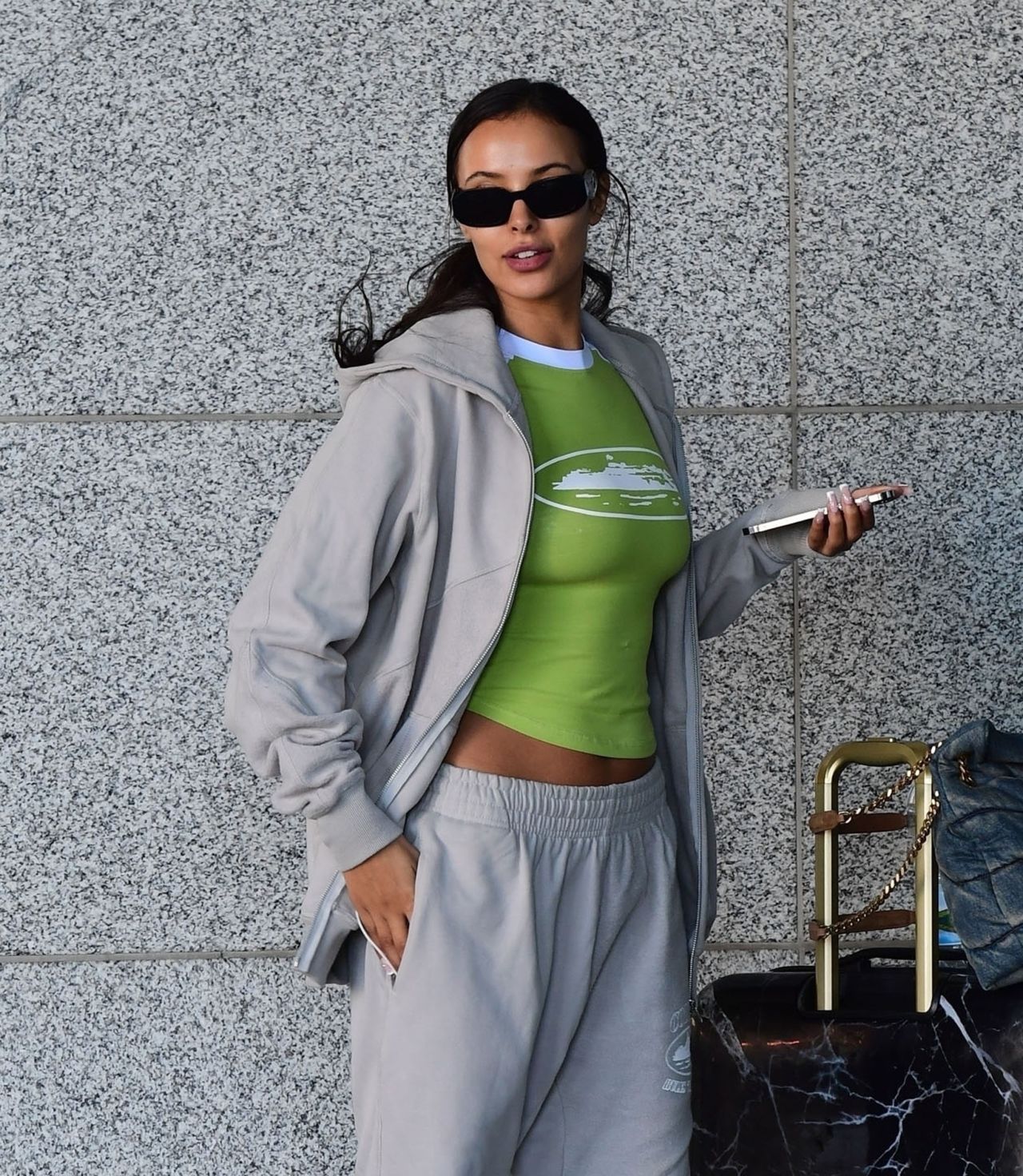 Maya Jama à l'aéroport Cape Town International - 15 janvier 2023