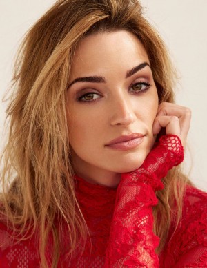 photos Brianne Howey