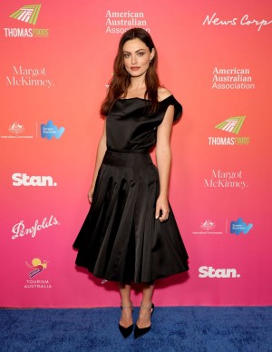 photos Phoebe Tonkin