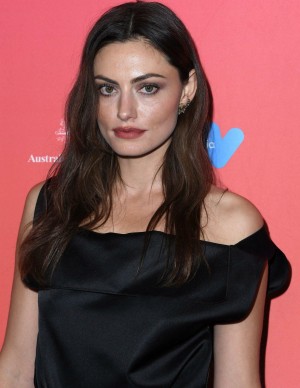 photos Phoebe Tonkin