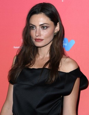 photos Phoebe Tonkin