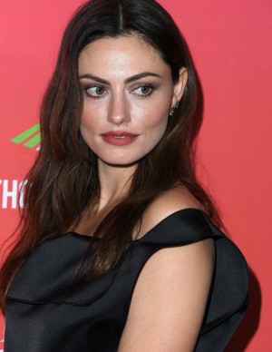 photos Phoebe Tonkin