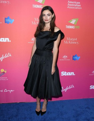 photos Phoebe Tonkin