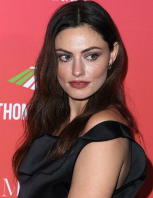 photos Phoebe Tonkin