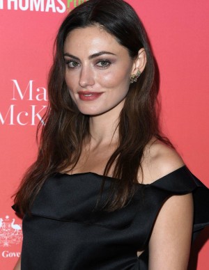 Phoebe Tonkin aux G’day USA Arts Gala à Los Angeles