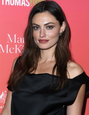 photos Phoebe Tonkin