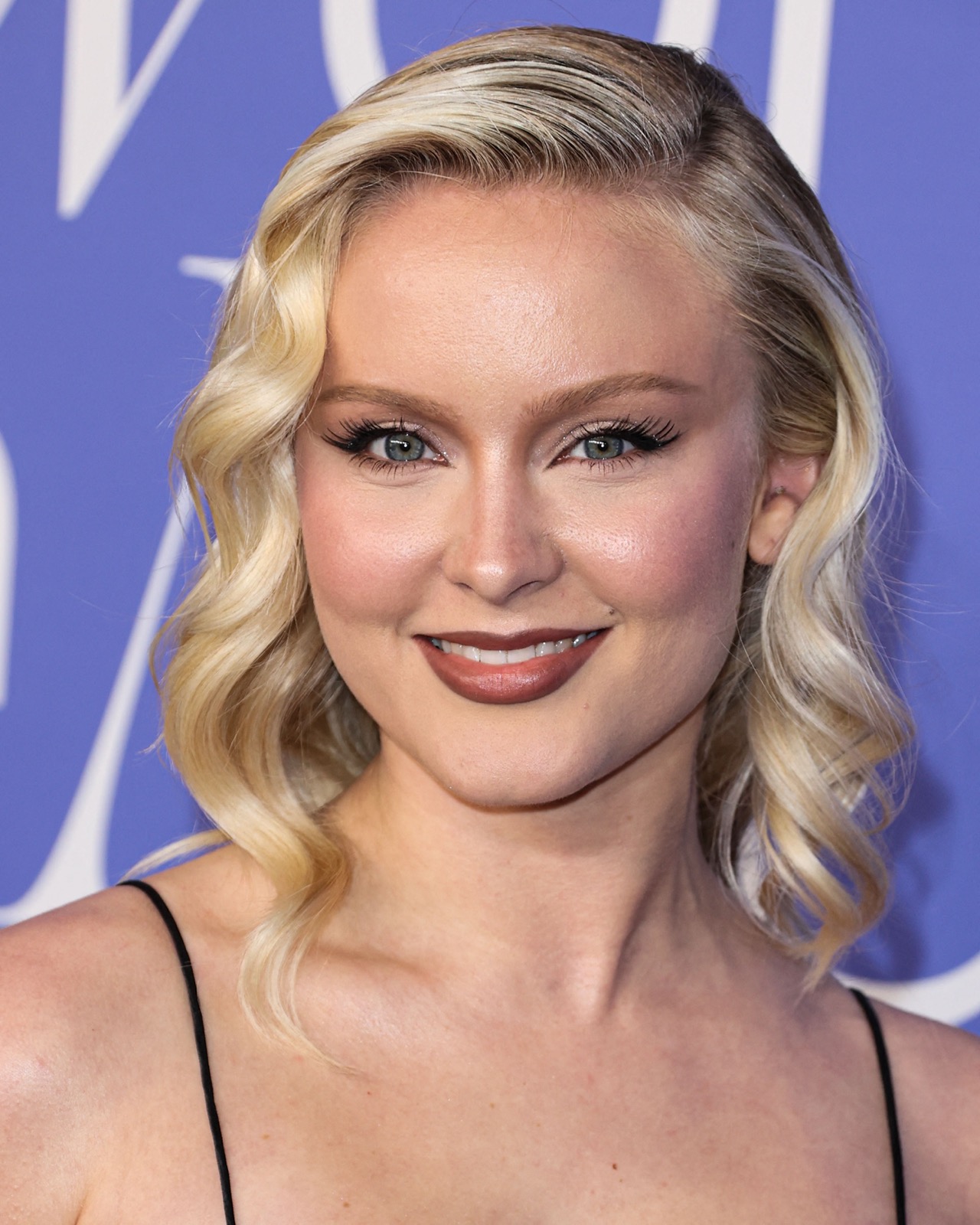 Zara Larsson sexy aux Billboard Women in Music Awards à Inglewood 12